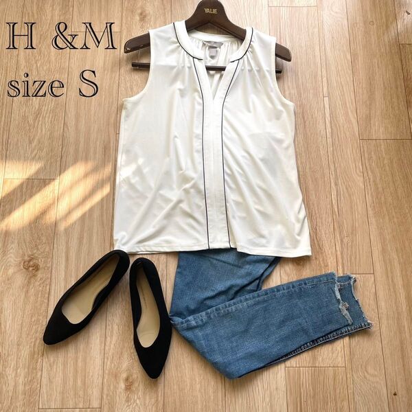 H&M エイチアンドエム ノースリーブ トップス Sサイズ オフホワイト Vネック 夏服