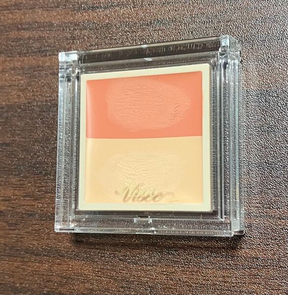 ヴィセ カラーデュオトリックコンシーラー 01 レッドトリック ナチュラルベージュ