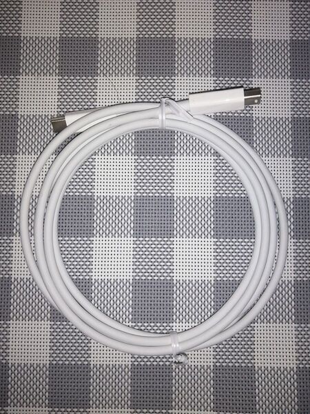 【貴重・2m長】Apple Thunderboltケーブル(2.0m) ホワイト MD861ZM/A