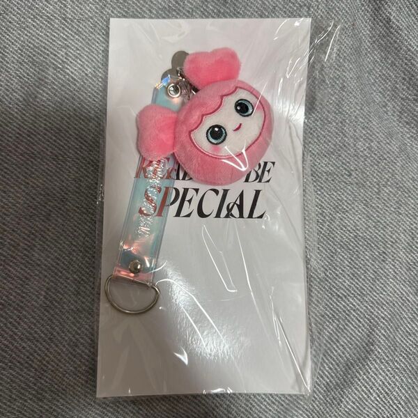 TWICE ready to be special スマホチャームストラップ モモ ベビーモブリー