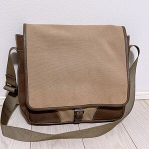 《格安》PRADA(プラダ)ショルダーバッグ A4収納
