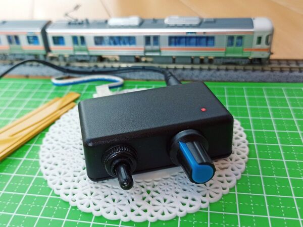 ■■最小型パワーパック 35x20x60(mm) PWM制御 超スロー発進 常点灯 鉄道模型用 KATO線路対応 ACアダプター付