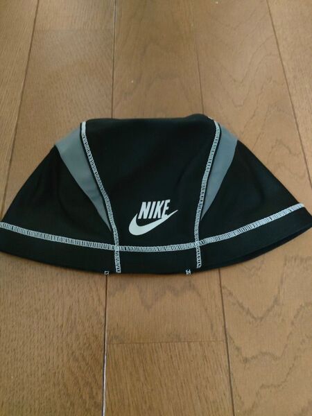 【美品】NIKEナイキ スイムキャップ キッズサイズ 黒