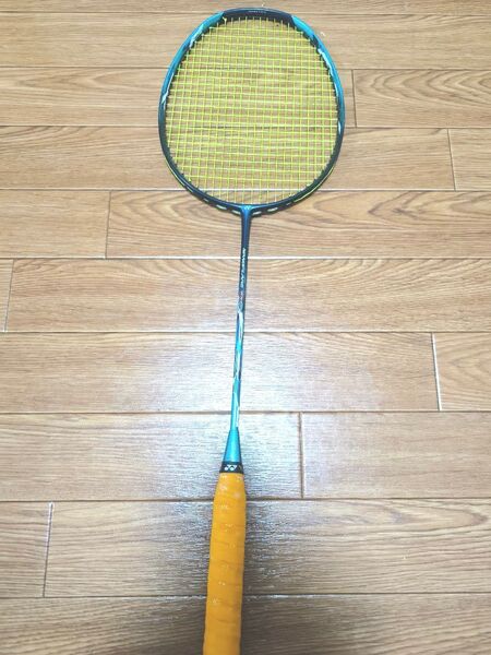 YONEX バドミントンラケット ナノフレア700 5U5G ※ラケットケース付き!