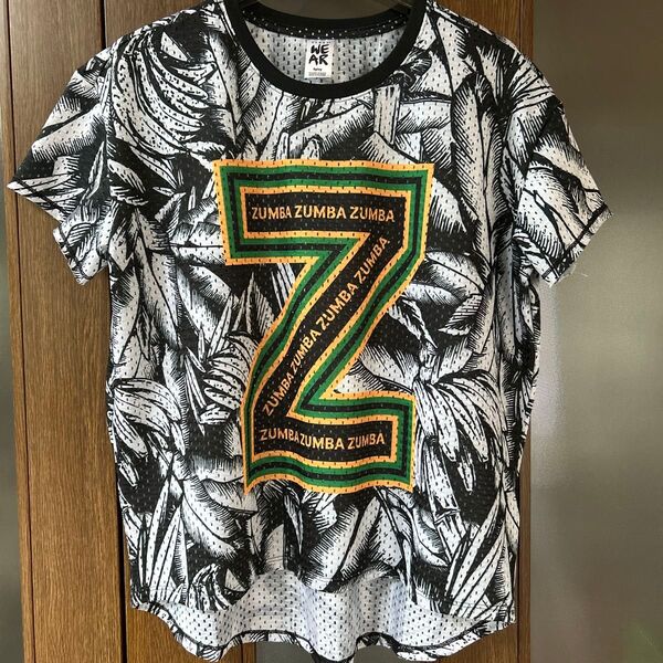 【ZUMBA】Sサイズ(バスト幅55)【ボタニカル(ヤシの木?柄)×Z ZUMBA メッシュ 半袖Tシャツ】