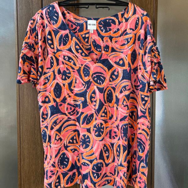 18000円位【NICーZOE】ニックゾー◆レディースL【オレンジ×ピンク×デニムブルー柄物V衿フリル半袖Tシャツ カットソー】