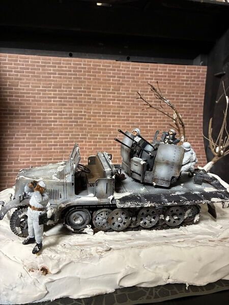 タミヤ 1/35 ドイツ 8トンハーフトラック4連高射砲 値下げなし 塗装完成品 冬季迷彩