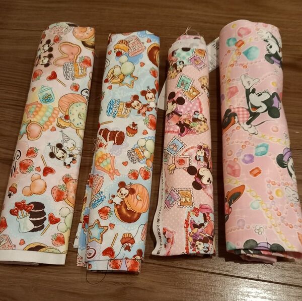 ディズニー 生地 4点セット ミッキー ミニー ドナルド デイジー 未使用