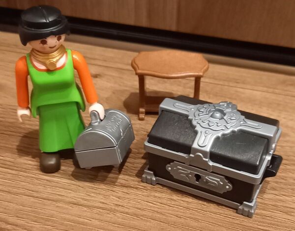 playmobilプレイモービル 人形と小物 3個セット まとめ売り