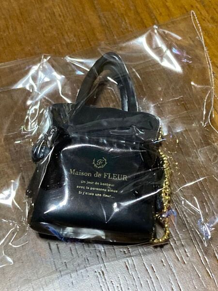 メゾンドフルール Maison de FLEUR ガチャ ブラック 黒