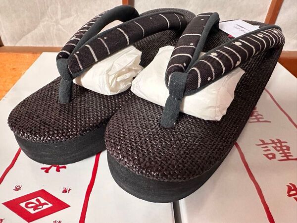 No.178カレンブロッソ M、サイズ 鼻緒は小千谷縮 おまけ付き