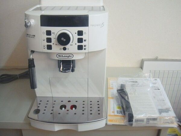 ★動作確認済みECAM22112WマグニフィニカSコンパクト全自動エスプレッソマシン