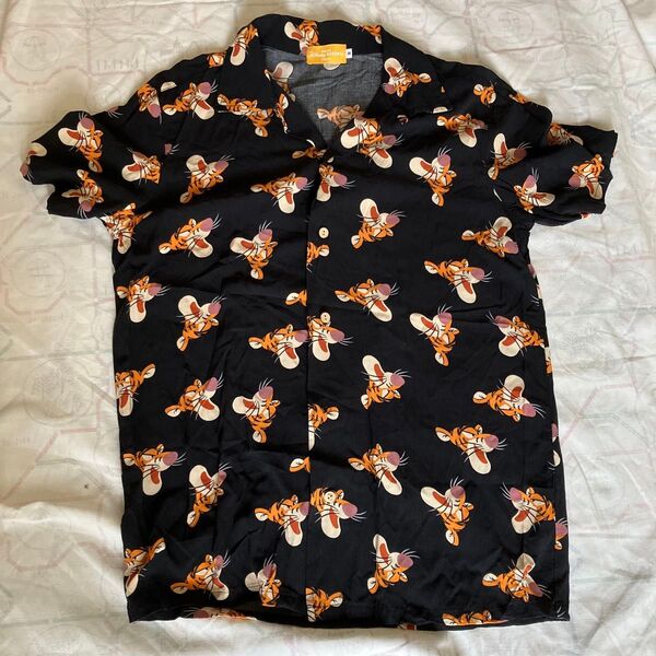 ディズニータイガー アロハシャツ 半袖シャツ ブラック レーヨン 100%総柄ユニM男女兼用半袖Tシャツ