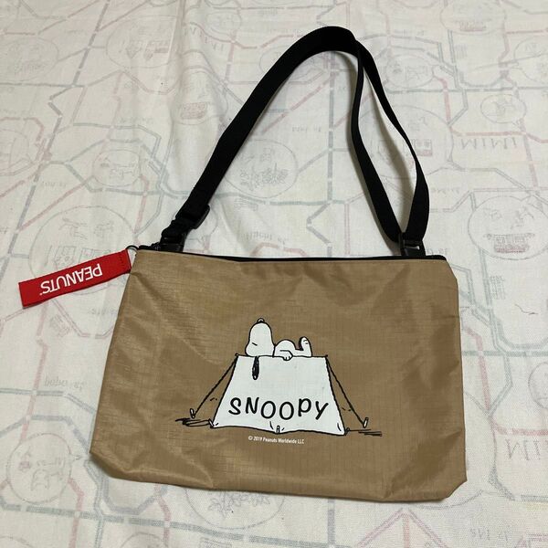 スヌーピー ショルダーバッグ PEANUTS ベージュサコッシュ