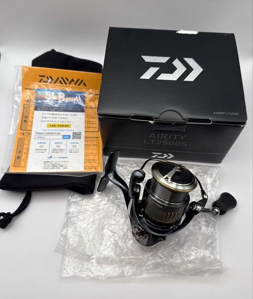 未使用保管品 箱痛み ダイワ 23エアリティ LT2500S