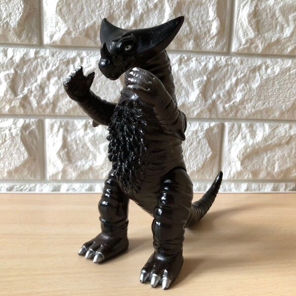 ゴモラ 1983年 ウルトラマン 怪獣 ソフビ フィギュア 昭和 レトロ BANDAI 円谷プロ バンダイ