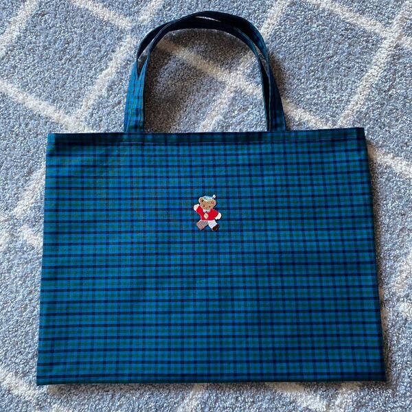 ハンドメイド レッスンバッグ くま 刺繍 ファミリアチョク 青 ファミリア風
