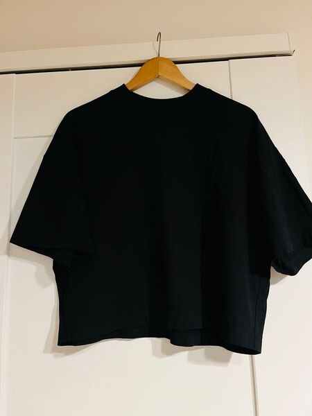 GU ジーユー Tシャツ 黒 半袖 M