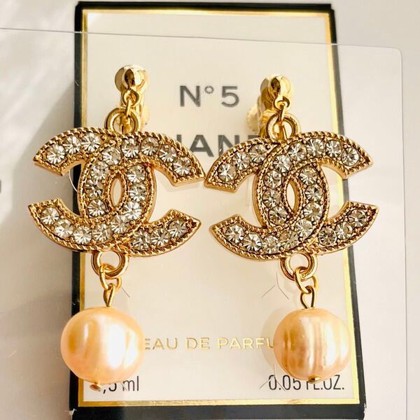 ヴィンテージチャームイヤリング *Logo62ビジューロゴ+淡水パール CHANEL ココマーク シャネル イヤリング