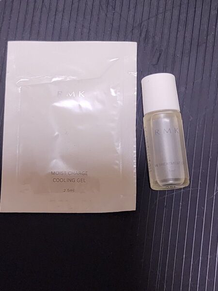 RMK モイストチャージ クーリングジェル(保湿液)2.5mL Wトリートメントオイル 3mL コスメ サンプル