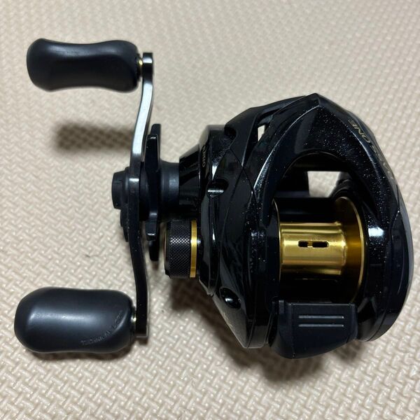 17 バスワンXT 151 左巻き ブラックバス シーバス チニング 根魚 バス