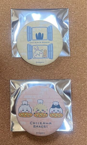 ちいかわベーカリー トレーディングマット缶バッジうさぎ ちいかわ ハチワレ ラッコ