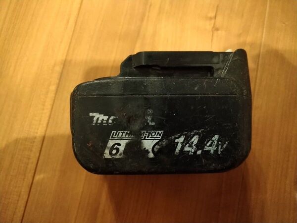 【ジャンク品】makita マキタ 純正 14.4v6Ah バッテリー BL1460B