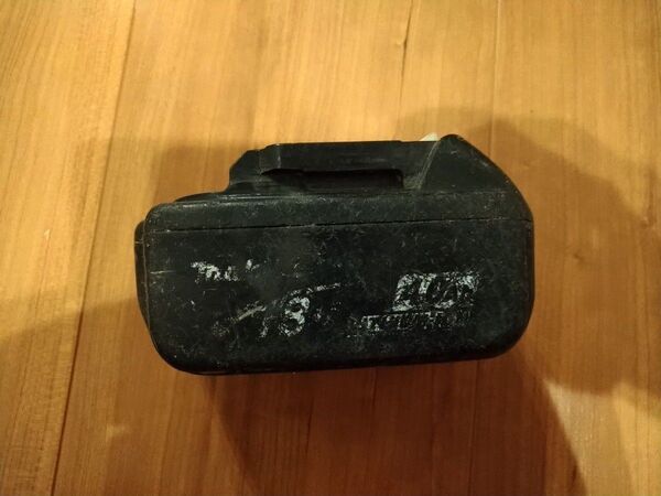 【ジャンク品】makita マキタ 純正 18v4Ah バッテリー BL1840
