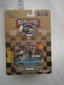 Гоночные чемпионы NASCAR Legends Memory Series Bud Moore Minicar Неокрытый