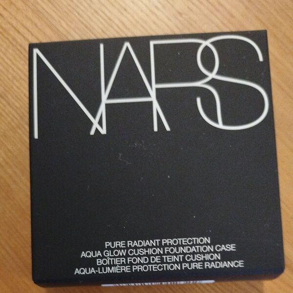 NARS ピュアラディアントプロテクション アクアグロークッションファンデーション ケース
