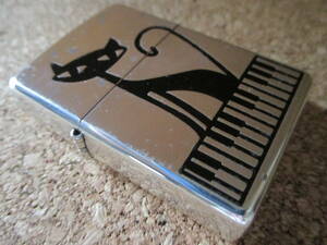 ZIPPO 『Cat piano ネコ 猫 ピアノ』2011年9月製造 オーットー・デュンケルスビューラー 旧カルピス似 オイルライター ジッポ－ 廃版激レア