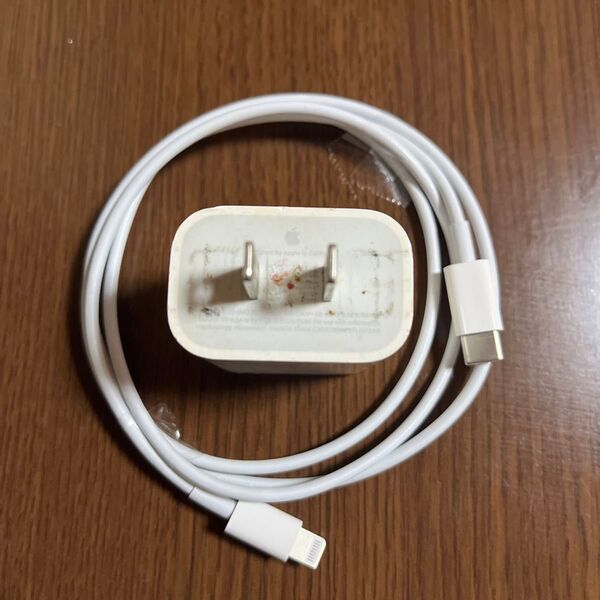 Apple USB-C電源アダプタ 20W USB-C Lightning ケーブル iPhone 充電器 純正 中古