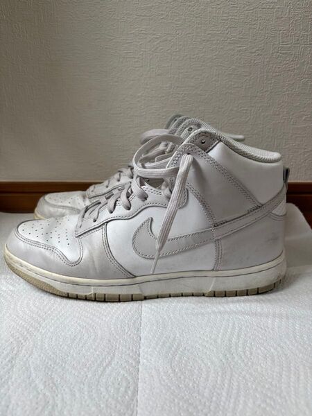 NIKE ダンクハイ バストグレー