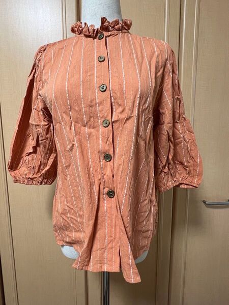トップス ブラウス オレンジ シャツ フリル ストライプ 5分袖 半袖 レディース 夏服 春服 橙色 M フリルネック