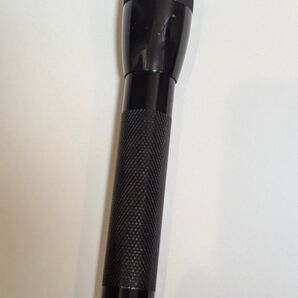 ミニマグライト Mini Maglite AA (単三2本使用) 替え電球付き ヴィンテージ 懐中電灯 アウトドア 電球タイプ