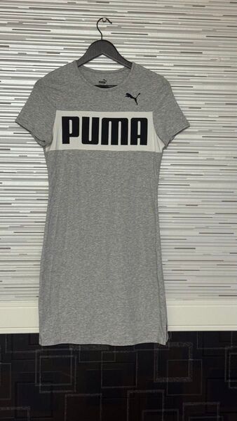 PUMA 半袖グレーワンピース スリット入り
