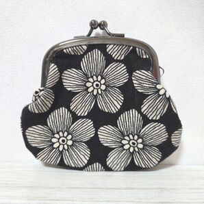 ハンドメイド がま口 小銭入れ 小物入れ ミニ財布 財布 ナチュラル フラワー 北欧 かわいい 小さいがま口 ブラック 黒 花柄