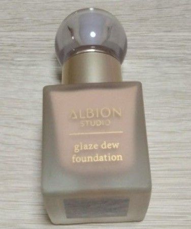 ALBION STUDIO グレイズデューファンデーション 050 ベージュ