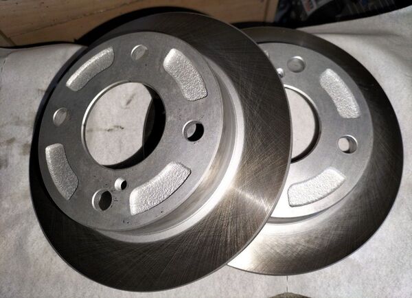 スズキスペーシアMK53Sソリッドローター左右2枚セット段付き無 美品