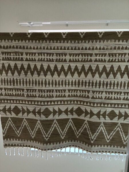 サヤンサヤン ネイティブ柄 幾何学 たためる ラグ 140x200 cm 1.5畳 ベージュ 手織り