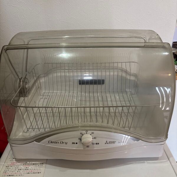 三菱電機 食器乾燥機 TK-TS5 ホワイト 写真に写ってるのが全てです。