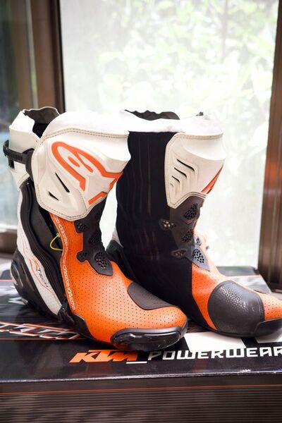 Alpinestars Supertech R レーシングブーツ(価格相談受付OK)〜6/27まで掲載
