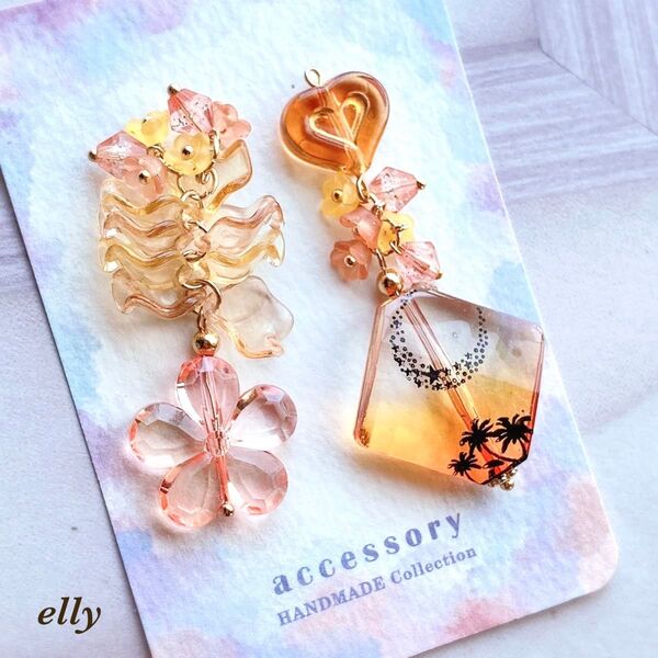 ハンドメイド 塗装/ペイント 手染めビーズ フラワー アシンメトリー ピアス イヤリング オレンジ系