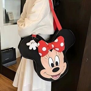 ミニーマウス ミニーちゃん 大容量 トートバッグ 肩掛けバッグ ビッグフェイス チャーム付き 新品 ディズニー
