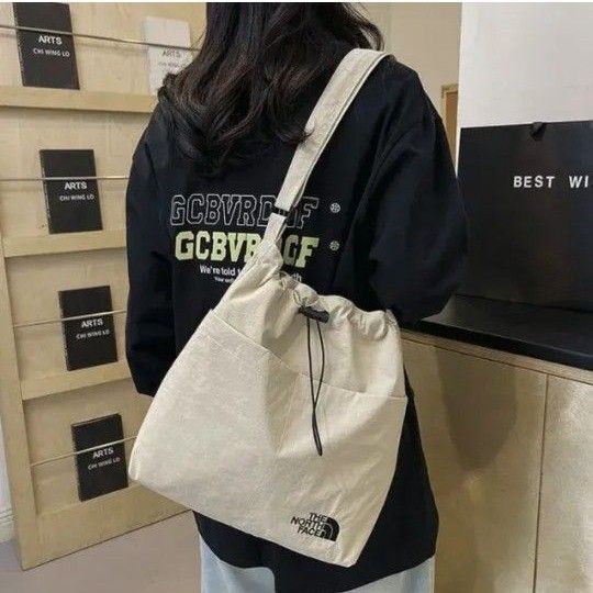 THE NORTH FACE ノースフェイス ショルダーバッグ ベージュ お洒落 新品 ナイロン