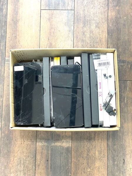 処分品セール iPhone、iPad、Android取り外しパーツ盛り合わせ約54点