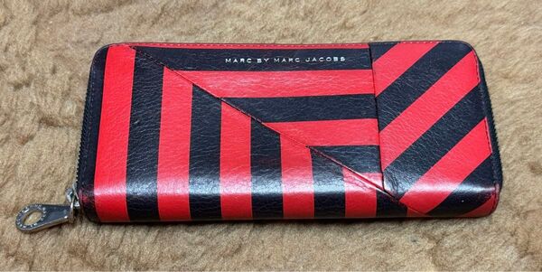 MARC BY MARC JACOBS 長財布 赤黒 マークジェイコブス 本革 ラウンドファスナー レザー ウォレット