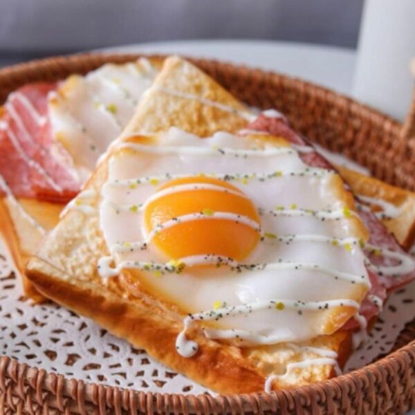 食品サンプル 食パン 目玉焼き 1枚 インテリア 展示品 リアル おもしろい
