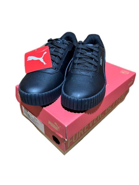 新品 PUMA 23.5cm Carina2.0 レディーススニーカー ブラック
