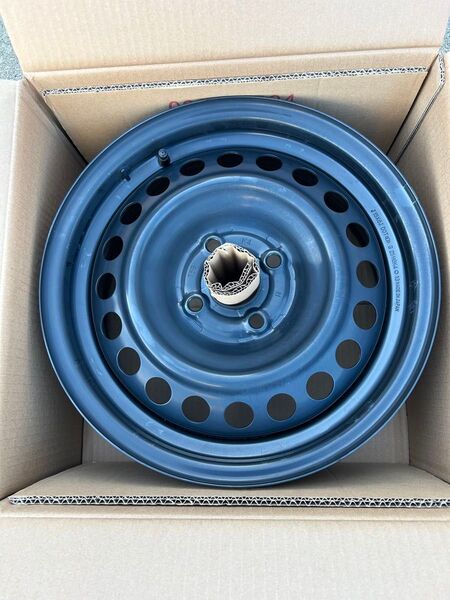 ホンダ フィット GR3 純正スチールホイール 15インチ 6J 4穴 新車時取り外し品